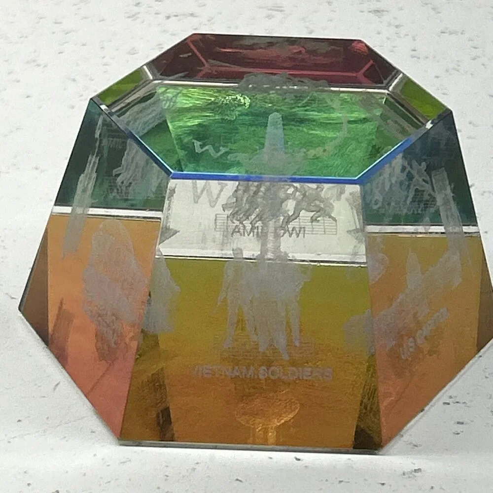 Washington DC Monument Souvenir 3D Laser‎ Etched Holograph Glass Paperweight